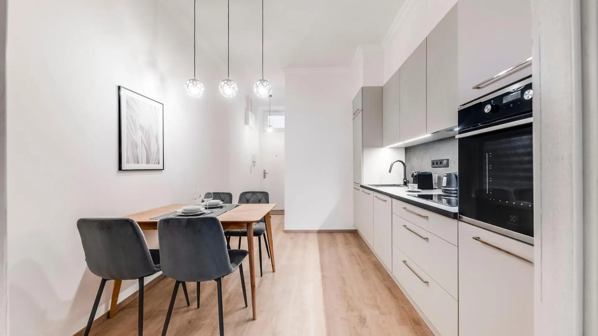 One Bedroom Apartment At Sokolovska Praag 0*,  Tsjechië